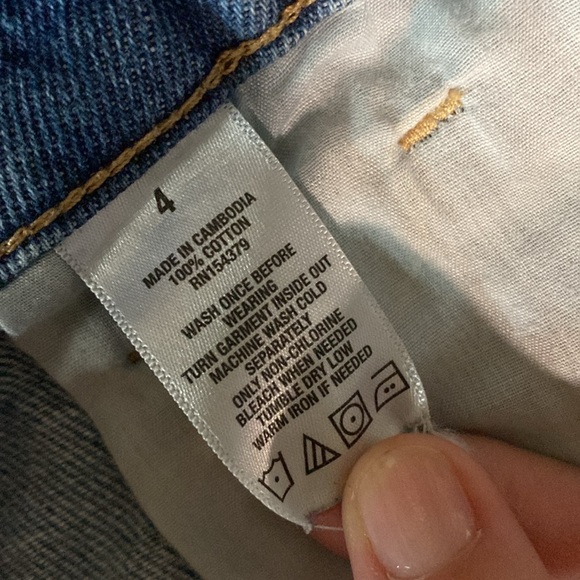 AERO Mom Short size 4 - Picture 3 of 4